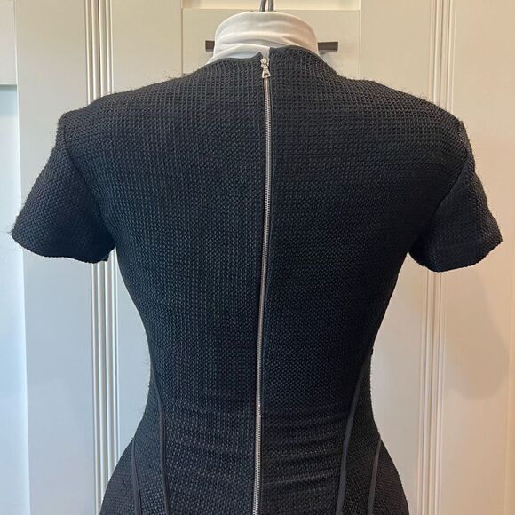 Narciso Rodriguez Black Dress Midi Contour Seam Short Sleeve V Neck Statement Zi - Picture 7 of 11